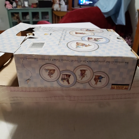 1998 New Vintage Debbie Mumm "Spring Is In the Air" 4 plates in this package - Picture 7 of 10